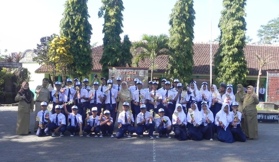 smp negeri 1 ampel